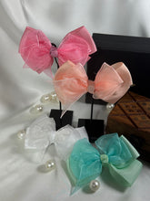 Bow hair pin